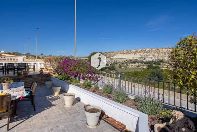 Resale - Villa -
Bigastro - Inland