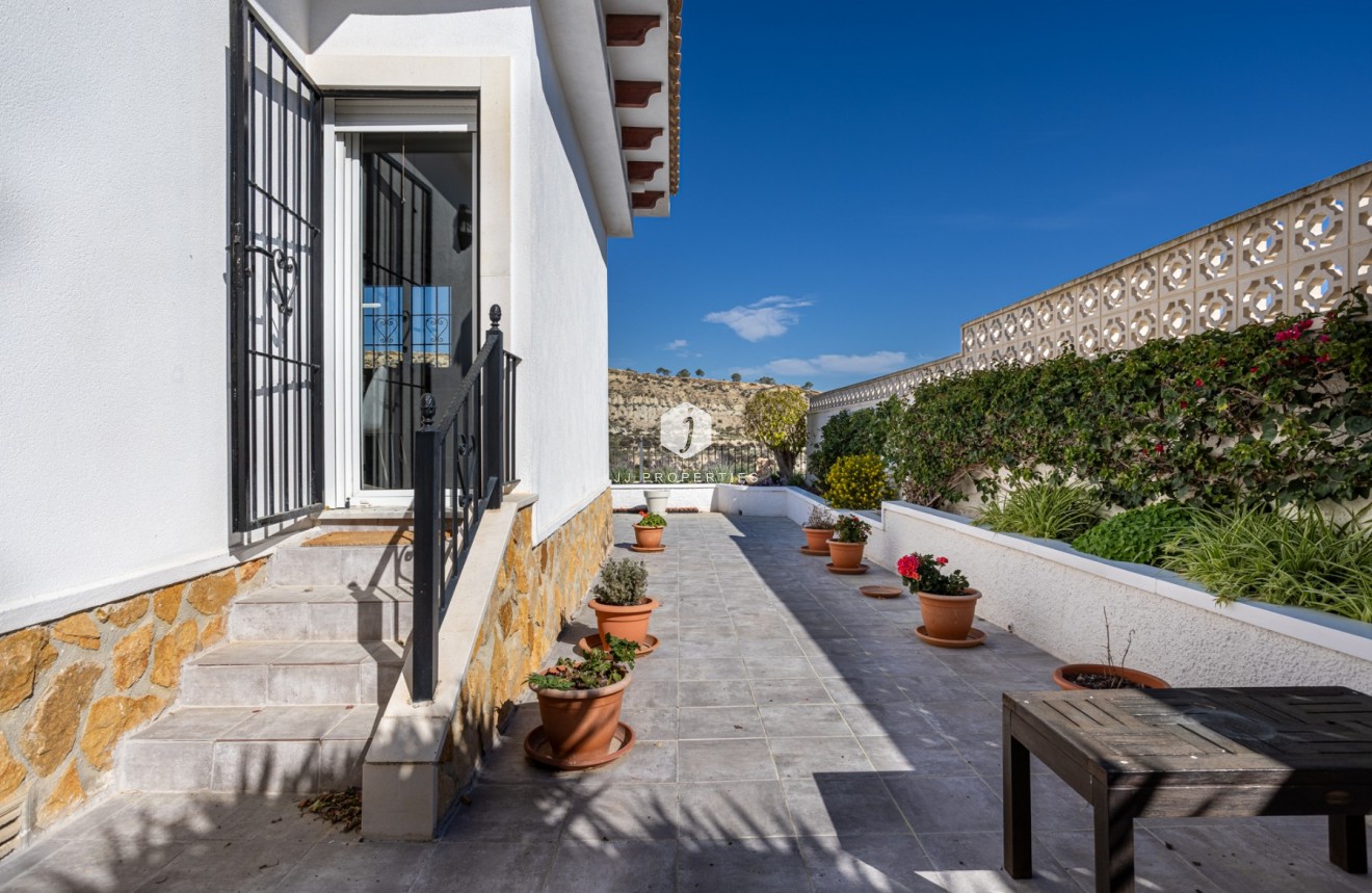 Resale - Villa -
Bigastro - Inland