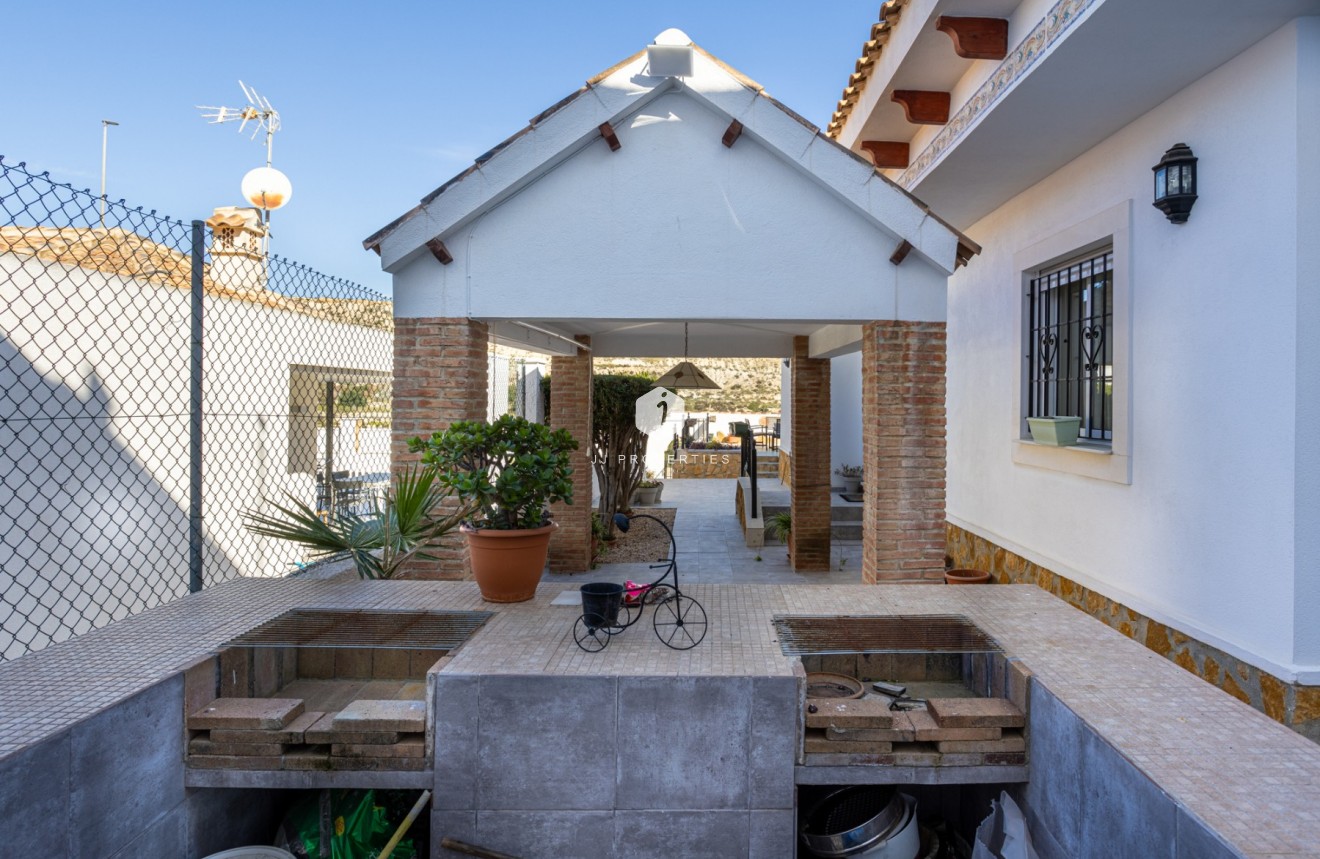 Resale - Villa -
Bigastro - Inland