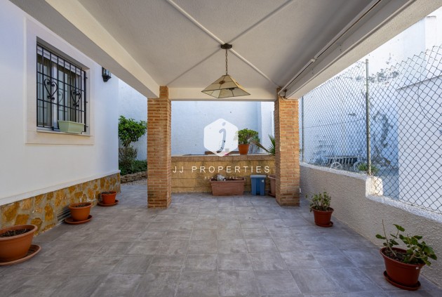 Resale - Villa -
Bigastro - Inland