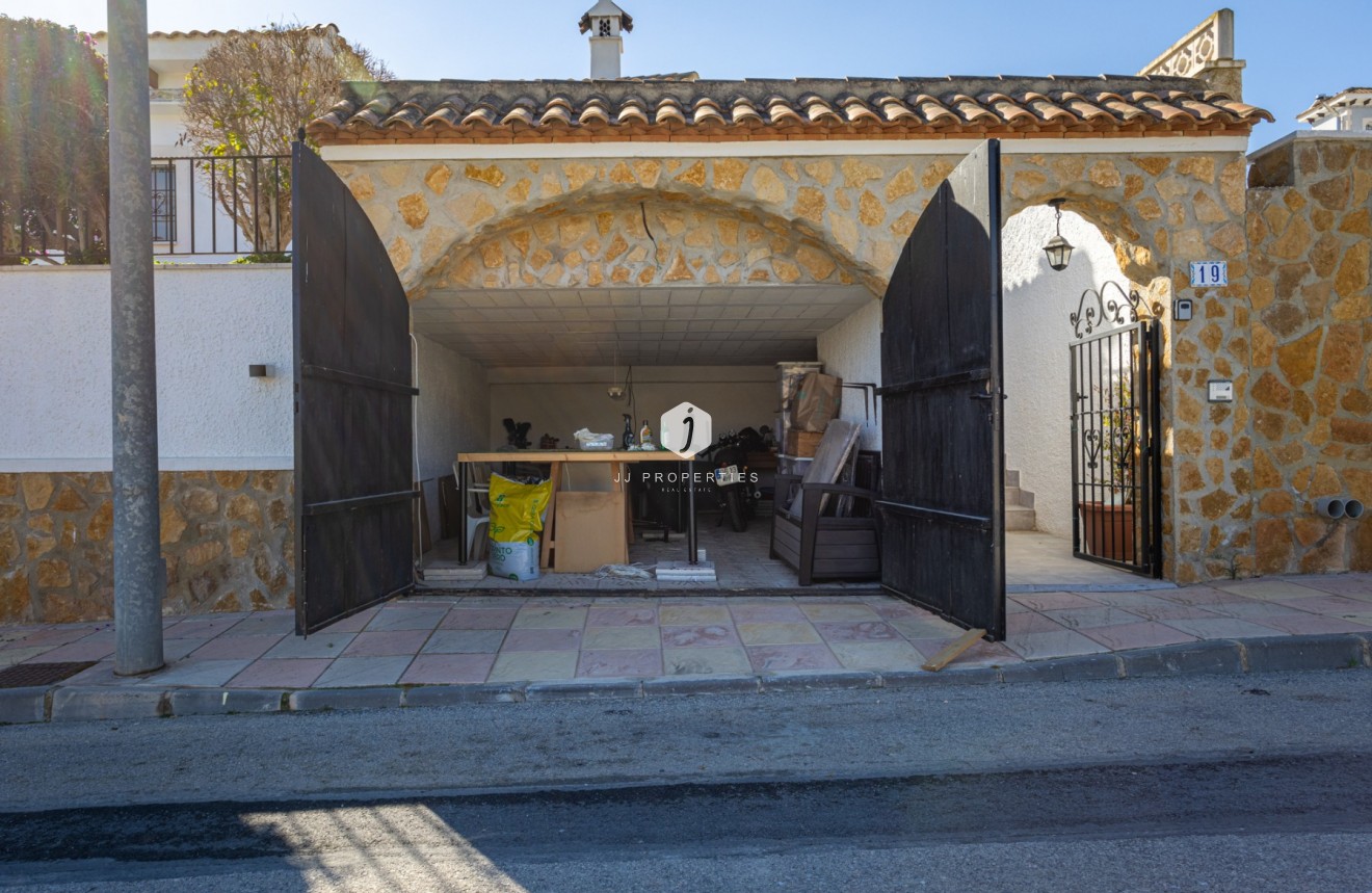 Resale - Villa -
Bigastro - Inland