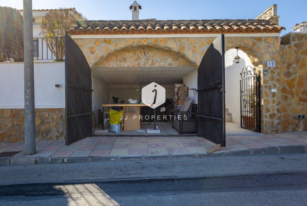 Resale - Villa -
Bigastro - Inland