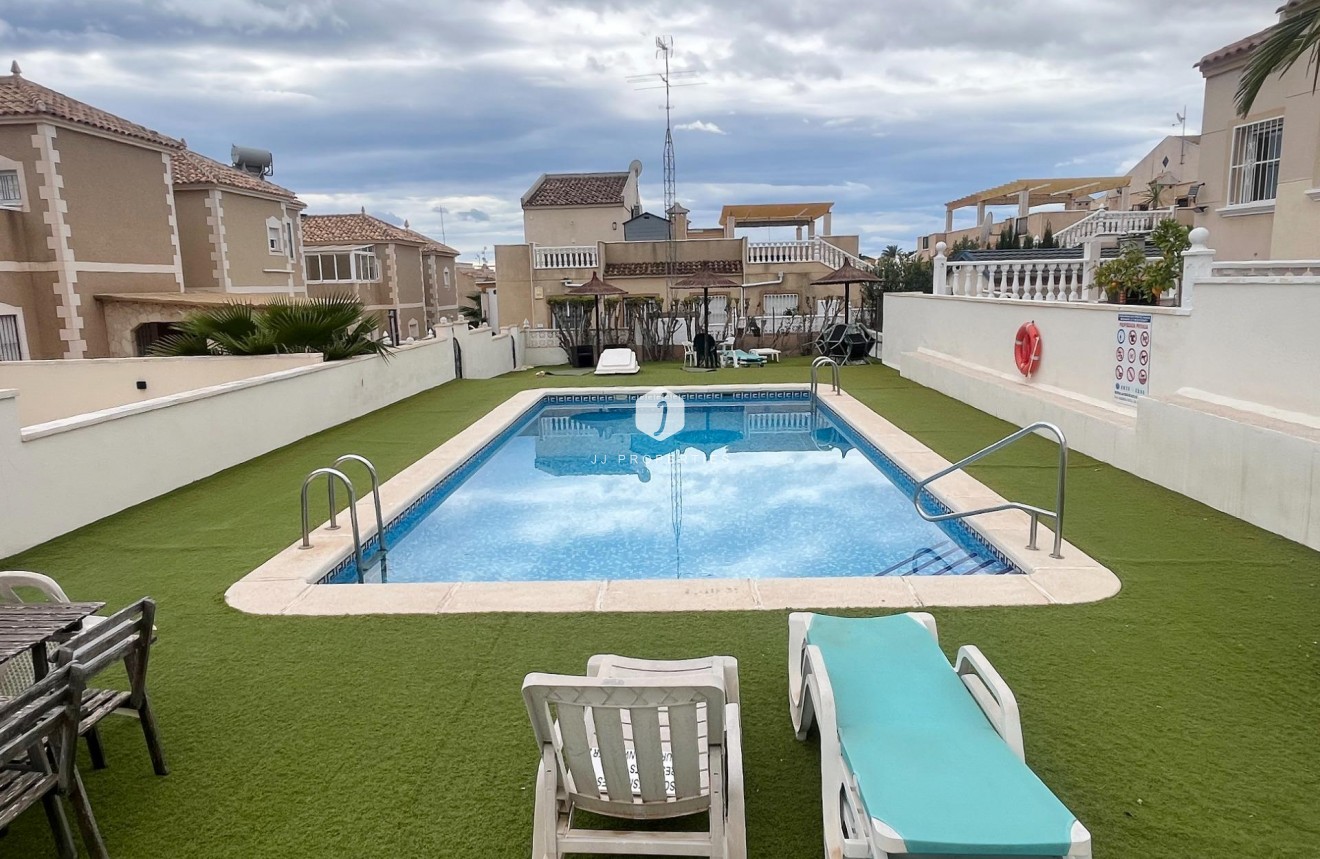 Resale - Duplex -
San Miguel de Salinas - Las Filipinas