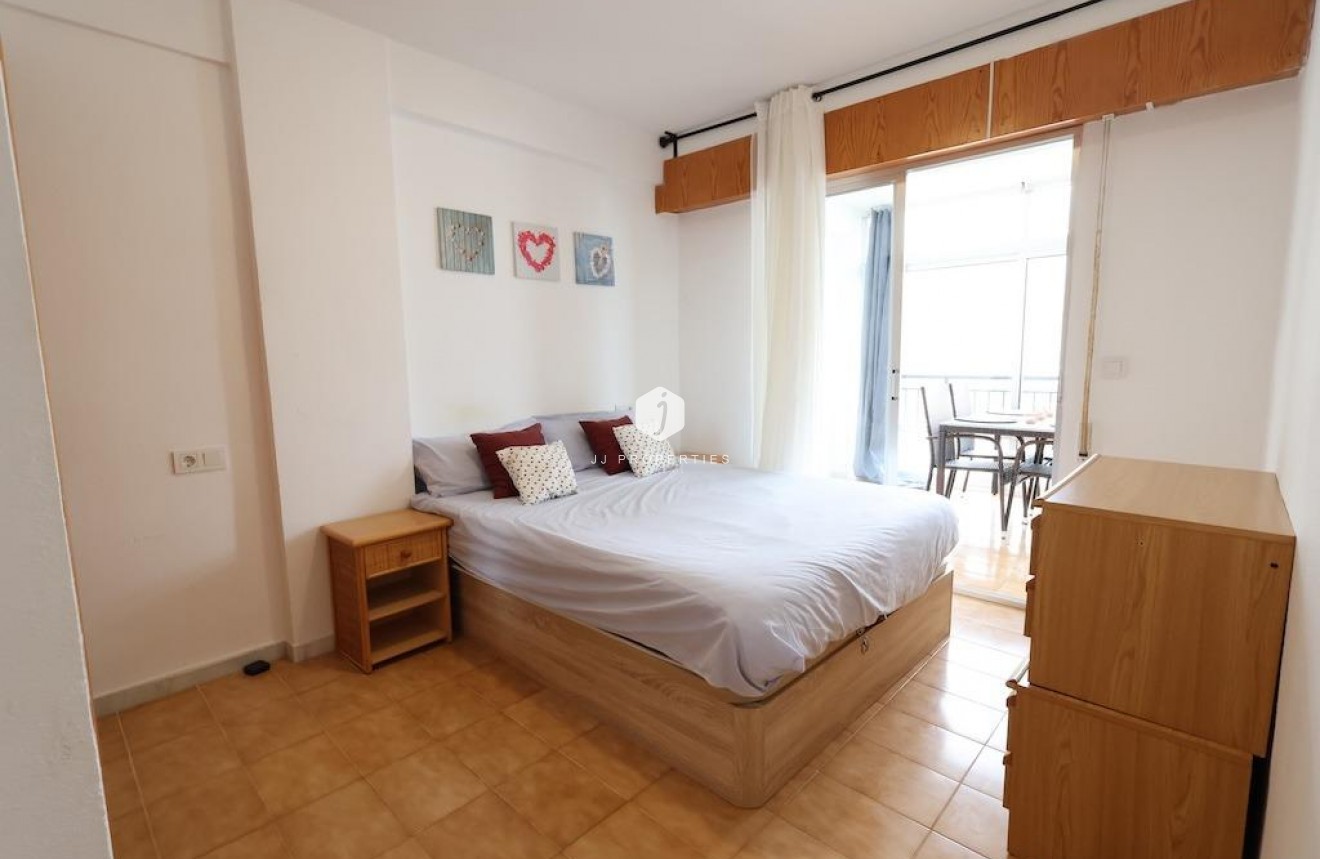 Resale - Apartment / flat -
Torrevieja - Costa Blanca