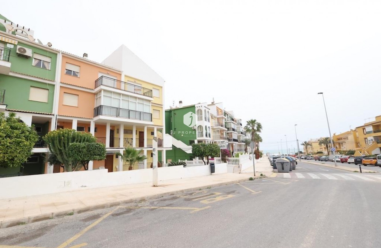 Resale - Apartment / flat -
Torrevieja - Costa Blanca