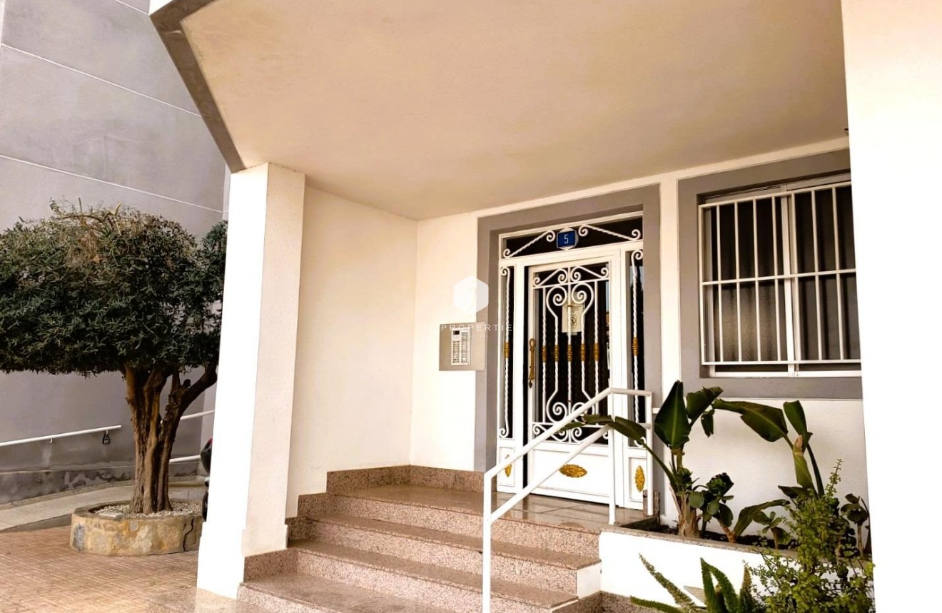 Segunda mano - Apartamento / piso -
Orihuela Costa - Costa Blanca