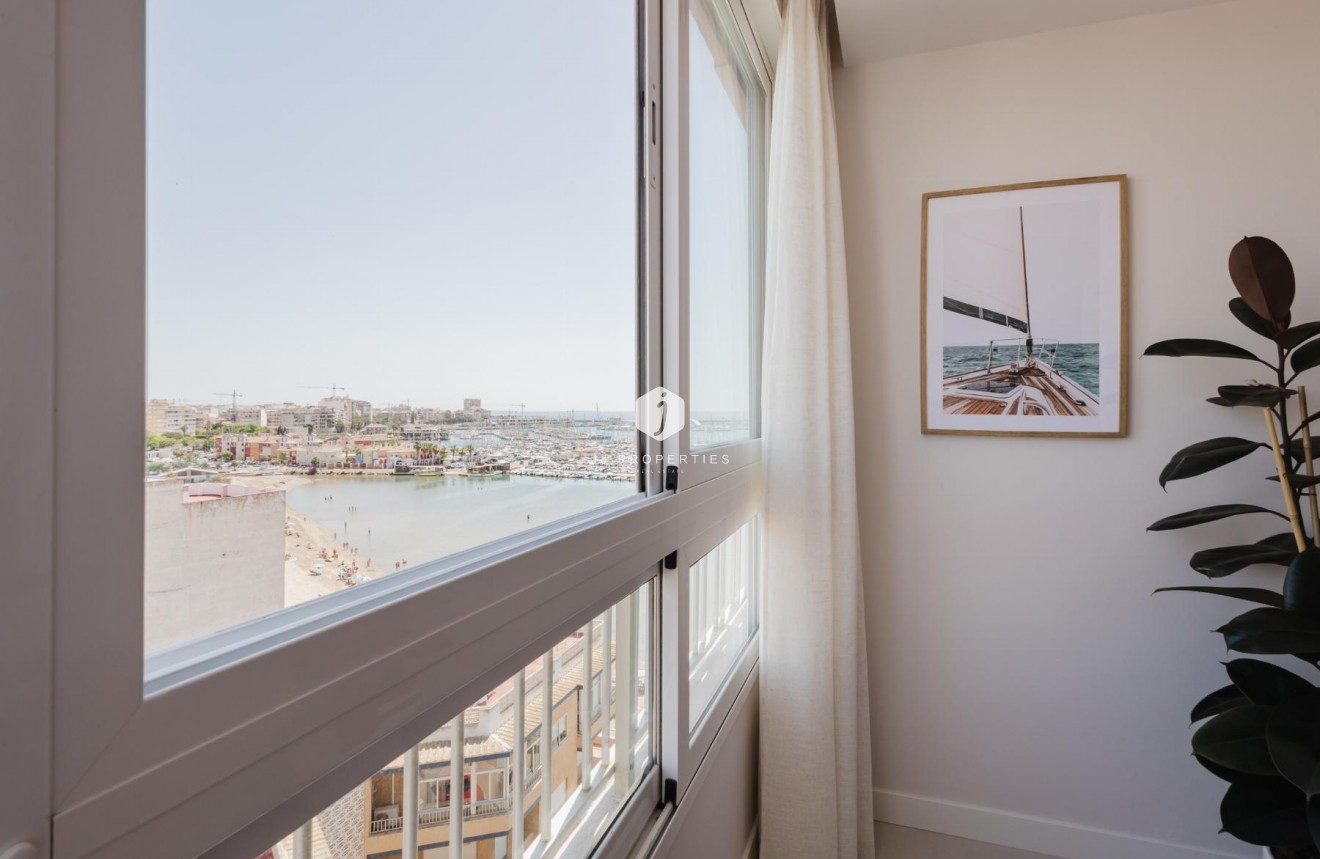 Resale - Apartment / flat -
Torrevieja - Costa Blanca