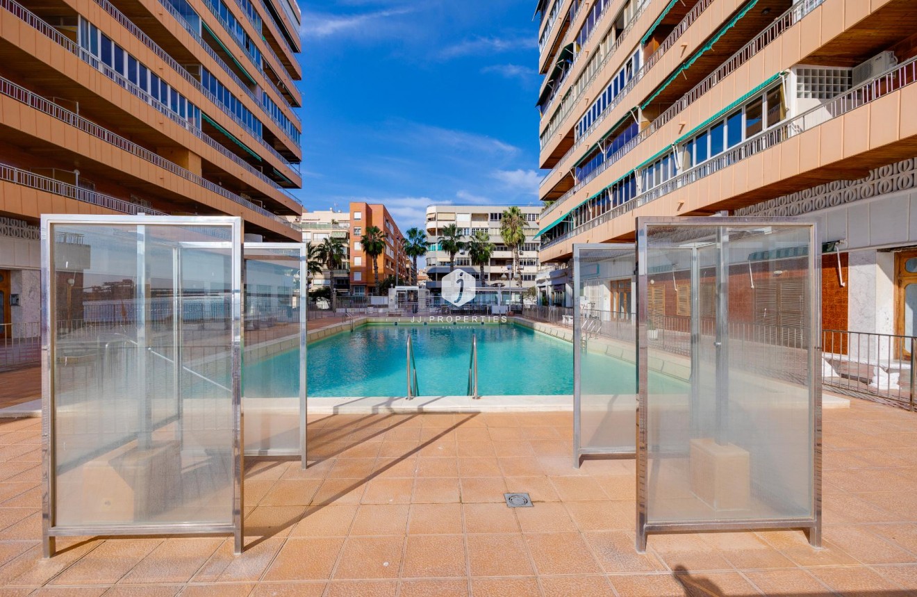 Resale - Apartment / flat -
Torrevieja - Costa Blanca