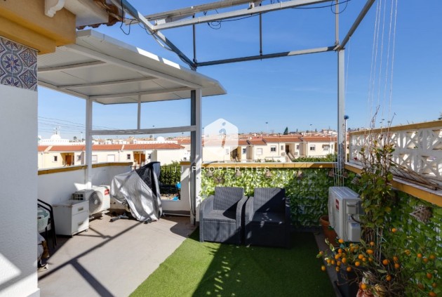 Resale - Chalet -
Torrevieja - Costa Blanca