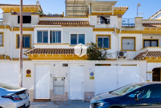 Resale - Chalet -
Torrevieja - Costa Blanca