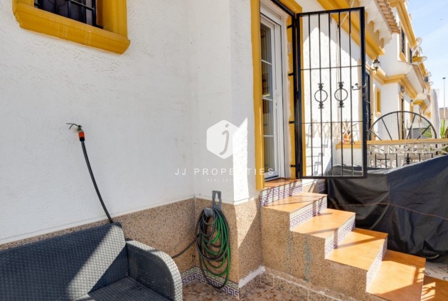 Resale - Chalet -
Torrevieja - Costa Blanca