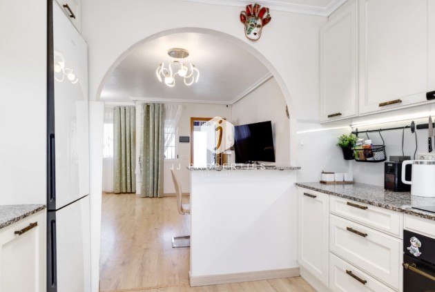 Resale - Chalet -
Torrevieja - Costa Blanca