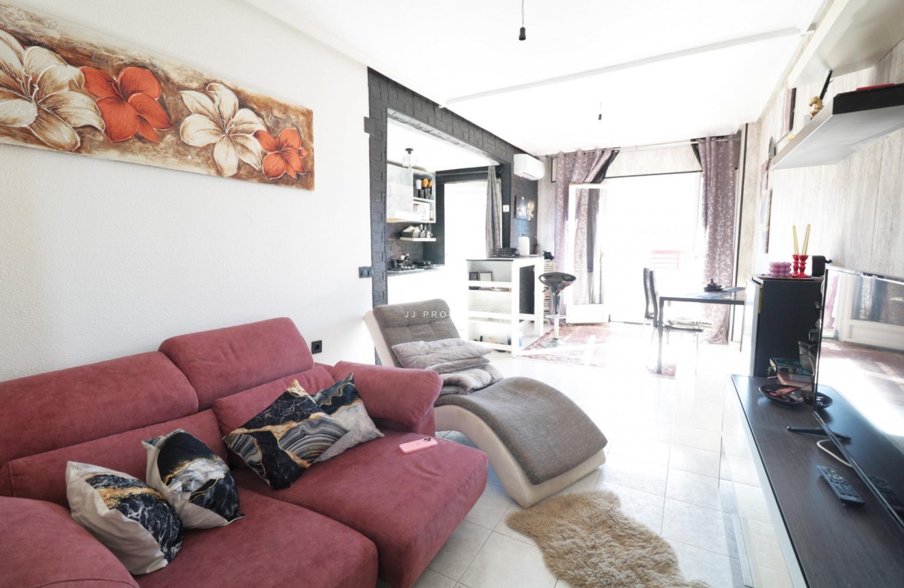 Resale - Apartment / flat -
Torrevieja - El molino