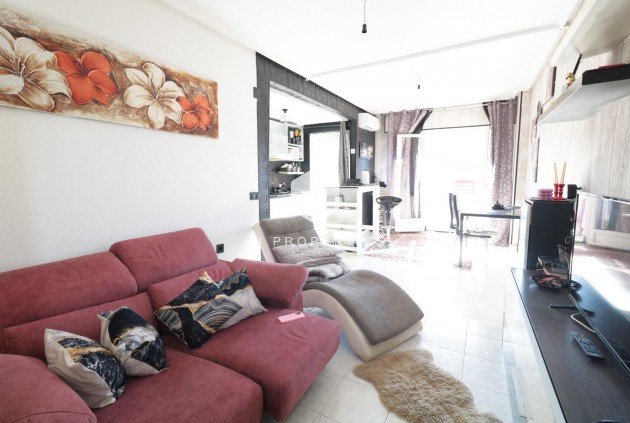 Resale - Apartment / flat -
Torrevieja - El molino
