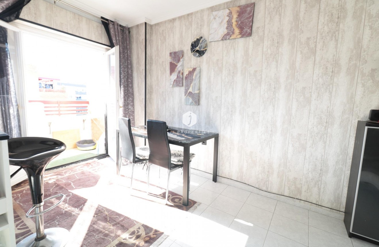 Resale - Apartment / flat -
Torrevieja - El molino