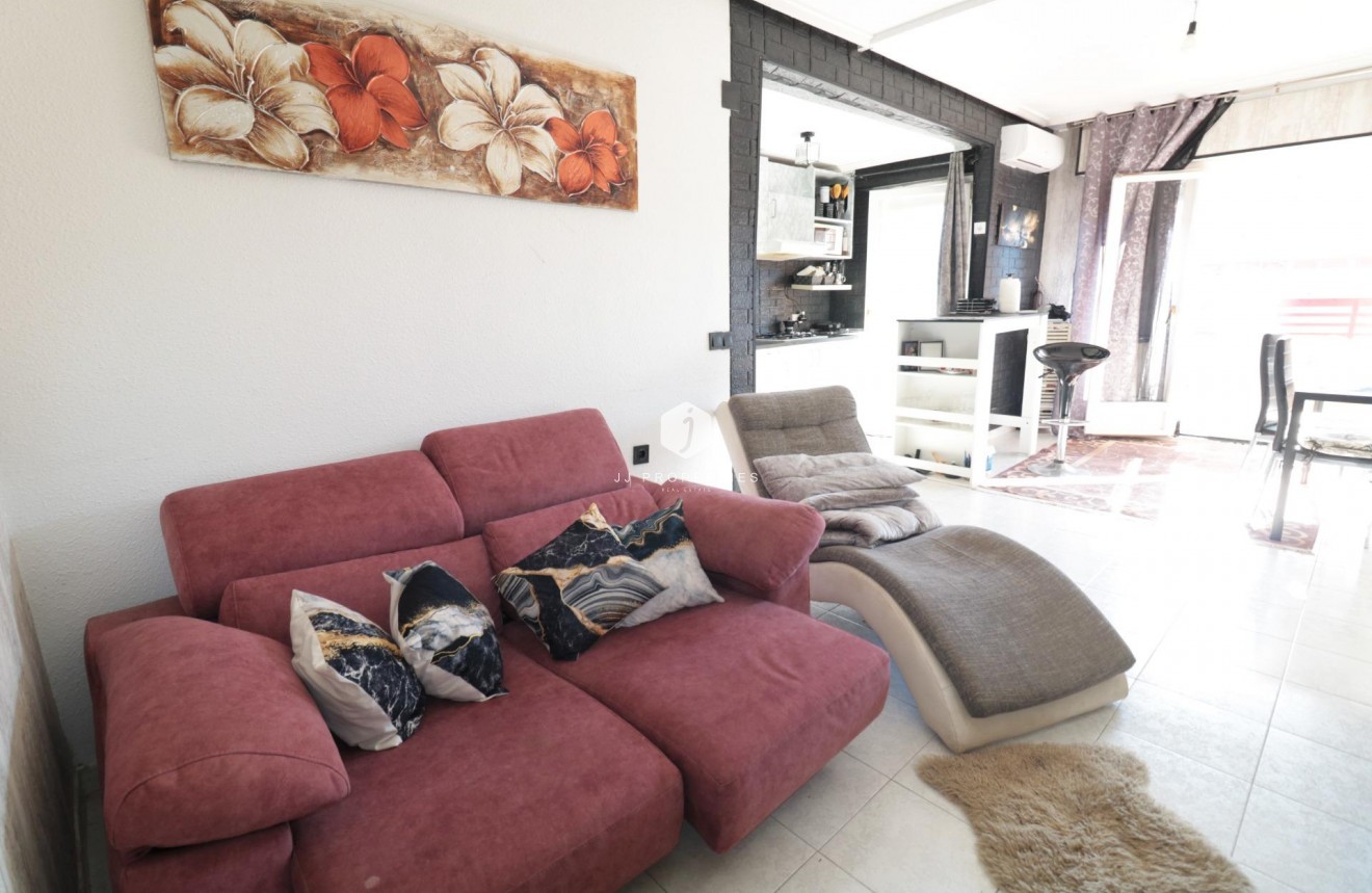 Resale - Apartment / flat -
Torrevieja - El molino