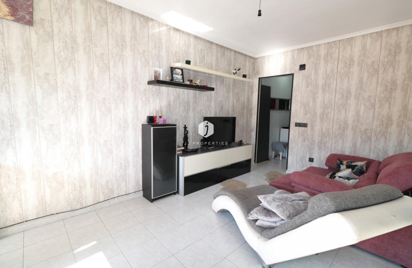 Resale - Apartment / flat -
Torrevieja - El molino