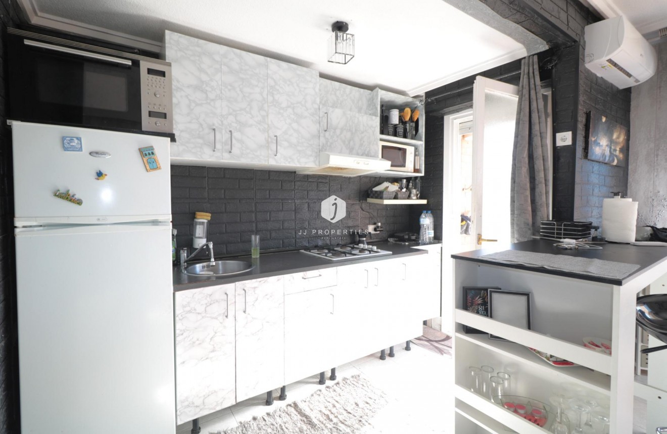 Resale - Apartment / flat -
Torrevieja - El molino