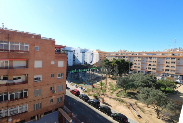 Resale - Apartment / flat -
Torrevieja - El molino