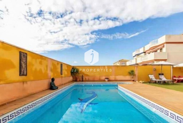 Resale - Villa -
Torrevieja - aguas nuevas