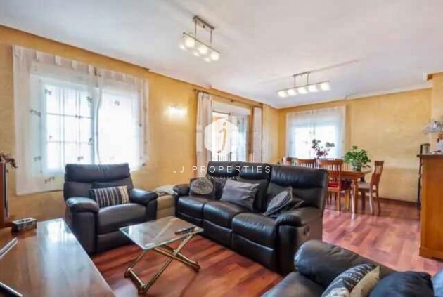 Resale - Villa -
Torrevieja - aguas nuevas