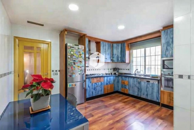 Resale - Villa -
Torrevieja - aguas nuevas