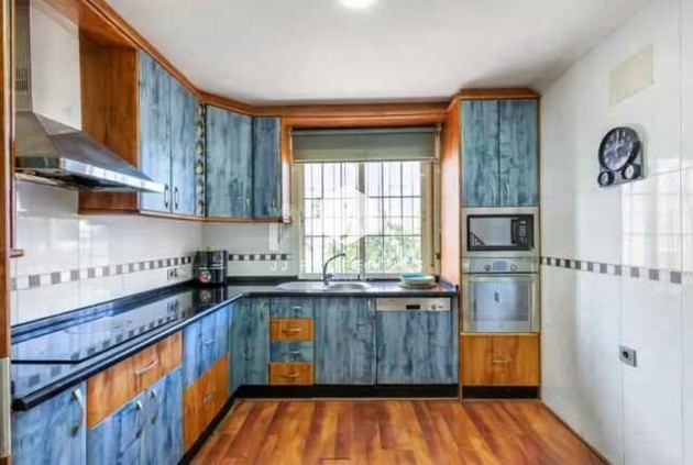 Resale - Villa -
Torrevieja - aguas nuevas