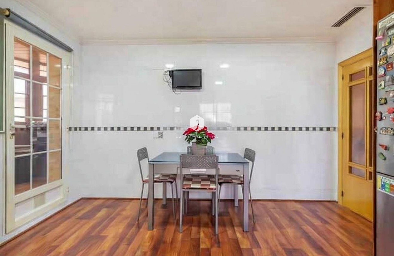 Resale - Villa -
Torrevieja - aguas nuevas