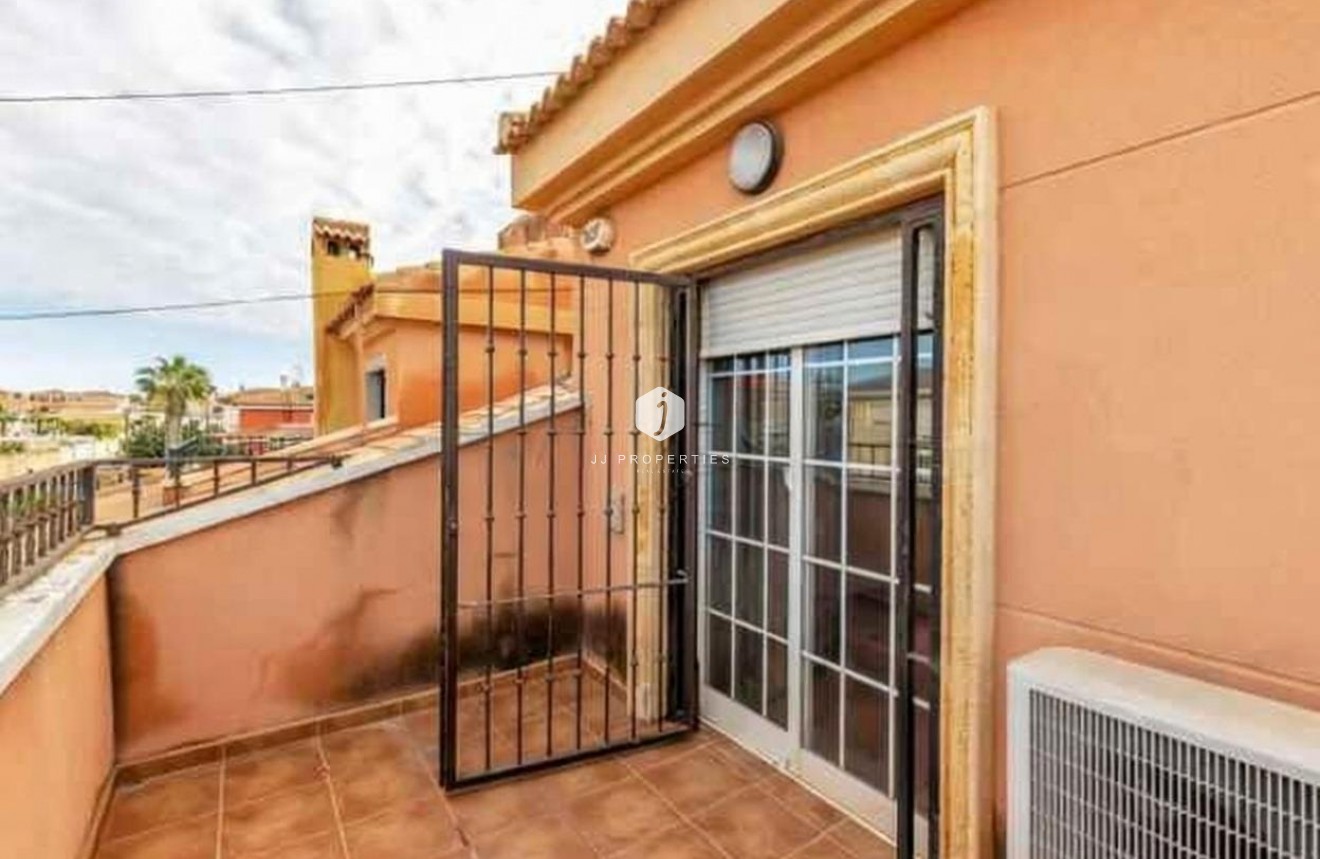 Resale - Villa -
Torrevieja - aguas nuevas