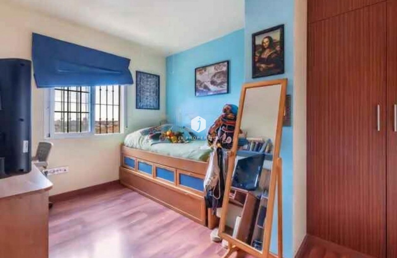 Resale - Villa -
Torrevieja - aguas nuevas