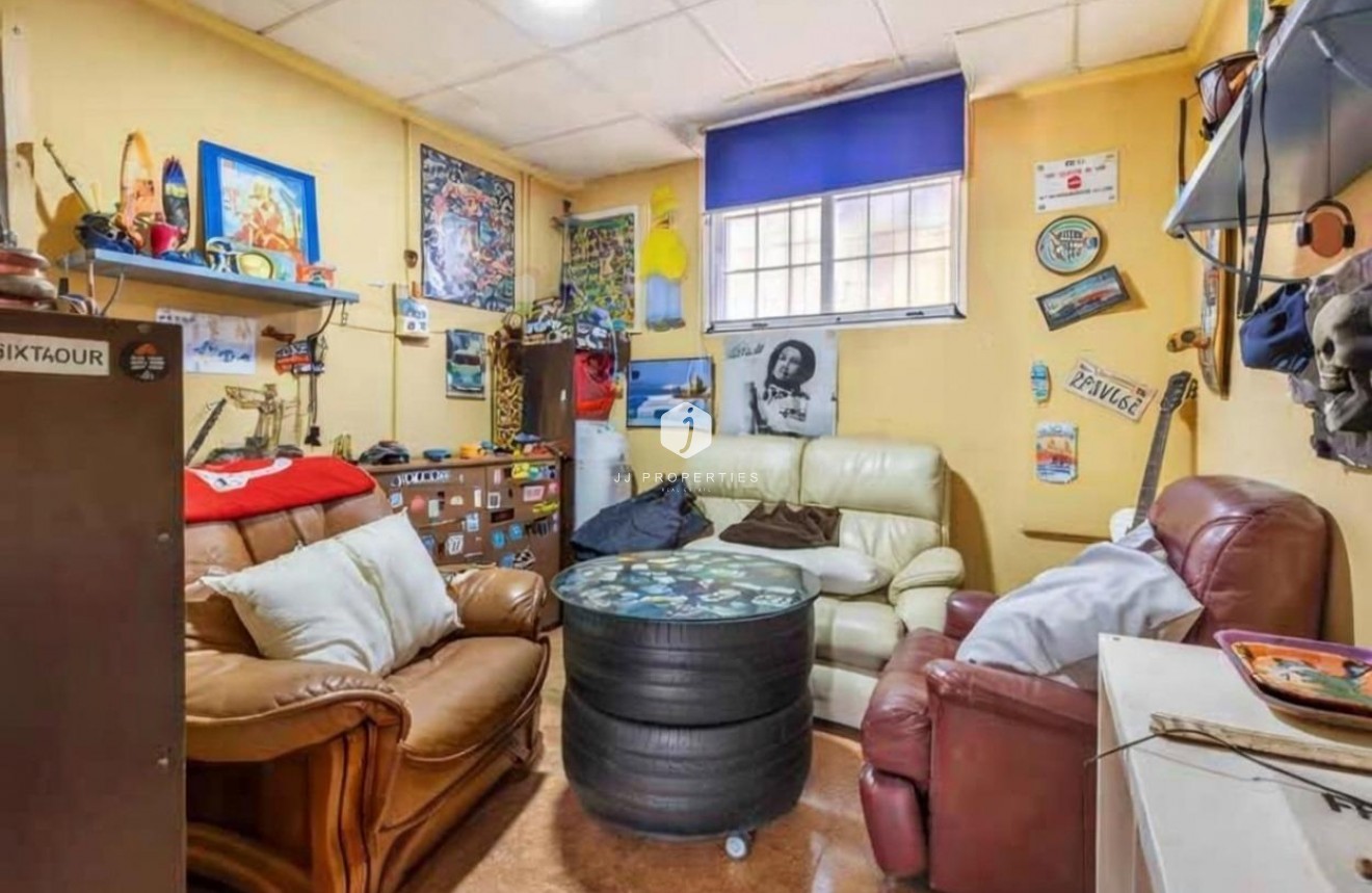 Resale - Villa -
Torrevieja - aguas nuevas