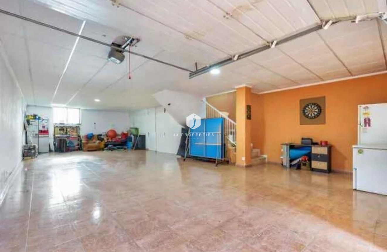 Resale - Villa -
Torrevieja - aguas nuevas