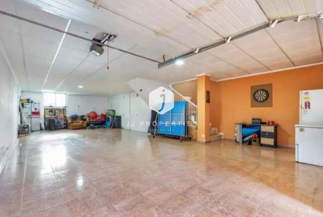 Resale - Villa -
Torrevieja - aguas nuevas