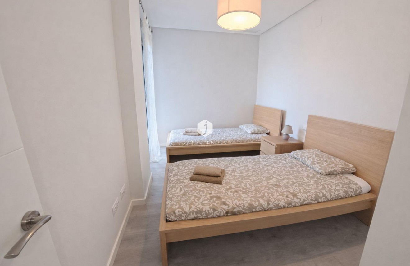 Z drugiej ręki - Mieszkanie w bloku -
Orihuela Costa - Villamartín