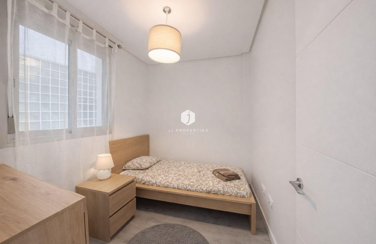 Z drugiej ręki - Mieszkanie w bloku -
Orihuela Costa - Villamartín