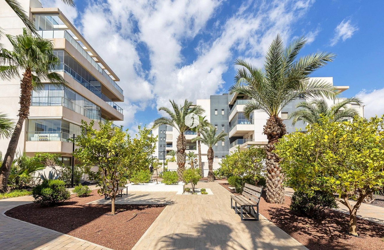 Z drugiej ręki - Mieszkanie w bloku -
Orihuela Costa - Villamartín