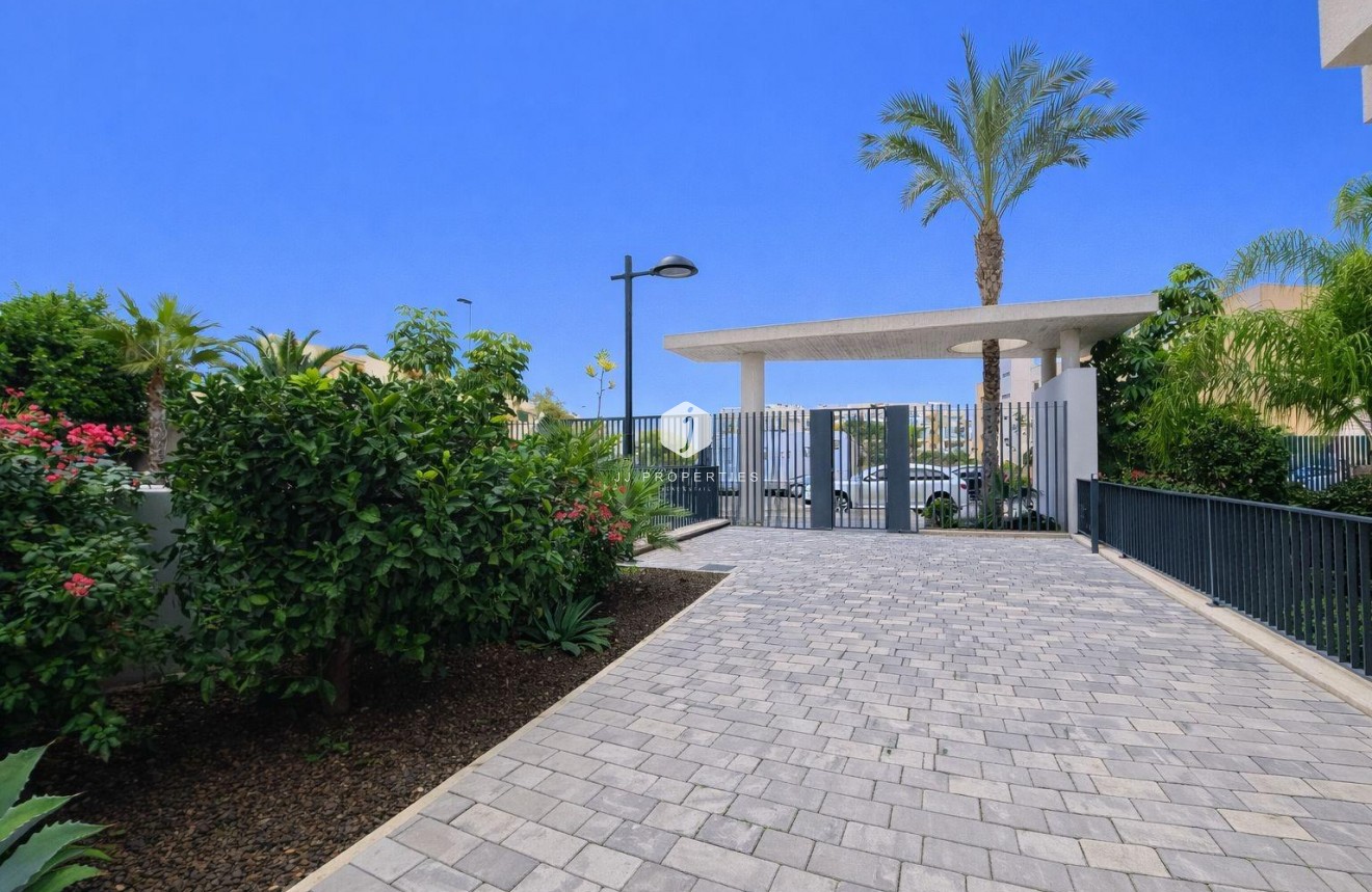 Z drugiej ręki - Mieszkanie w bloku -
Orihuela Costa - Villamartín