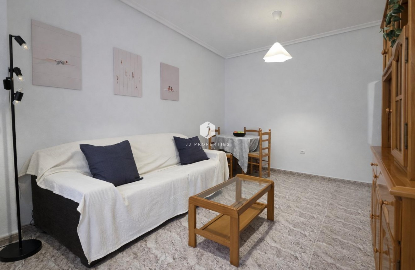 Resale - Apartment / flat -
Torrevieja - Centro - Muelle Pesquero