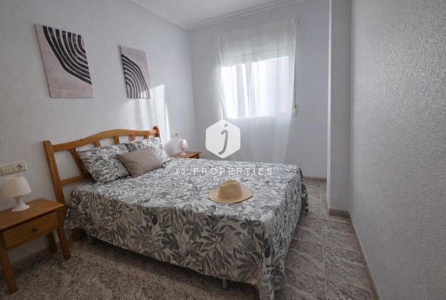 Resale - Apartment / flat -
Torrevieja - Centro - Muelle Pesquero