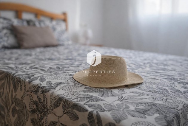 Resale - Apartment / flat -
Torrevieja - Centro - Muelle Pesquero