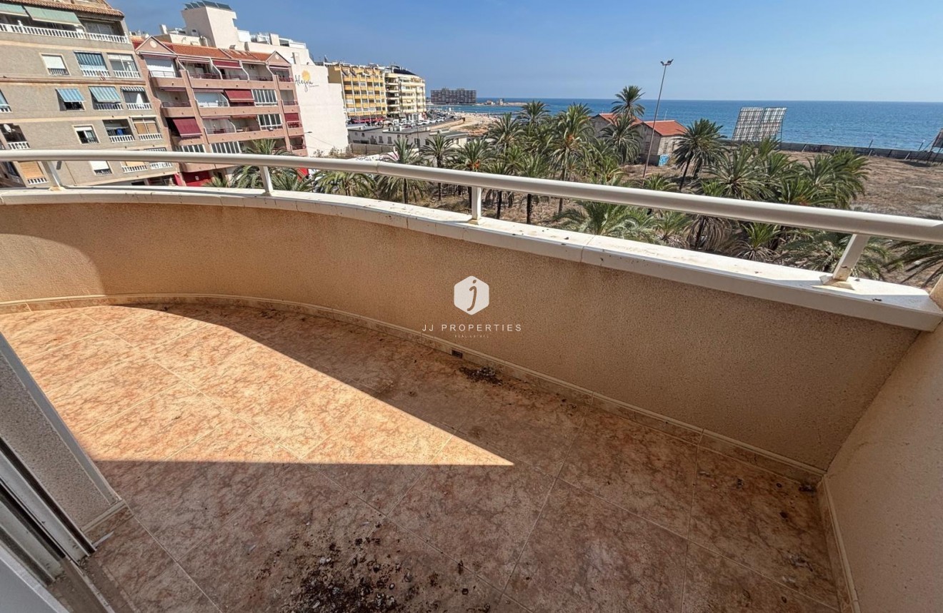 Resale - Apartment / flat -
Torrevieja - Playa del Cura