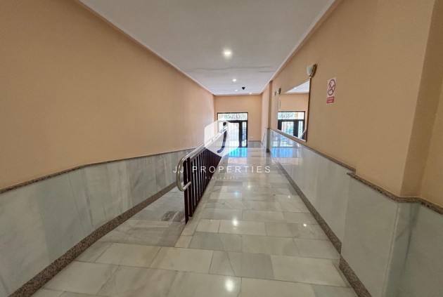 Resale - Apartment / flat -
Torrevieja - Playa del Cura