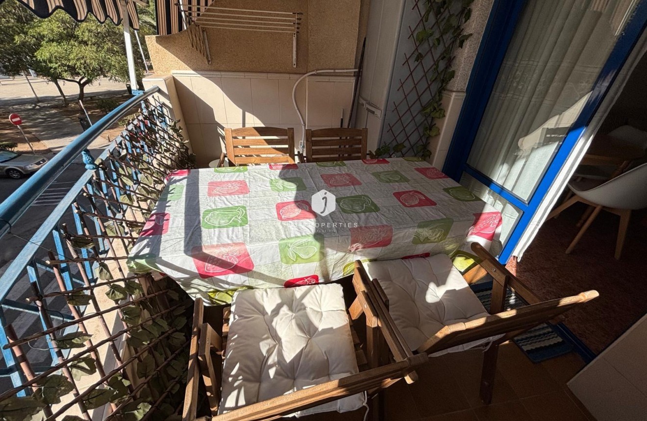 Resale - Apartment / flat -
Torrevieja - Playa de los Locos