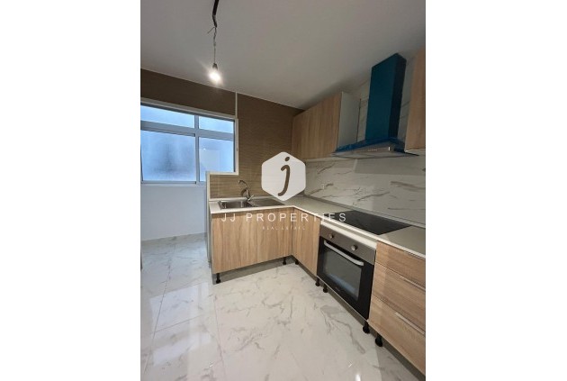 Segunda mano - Apartamento / piso -
Torrevieja