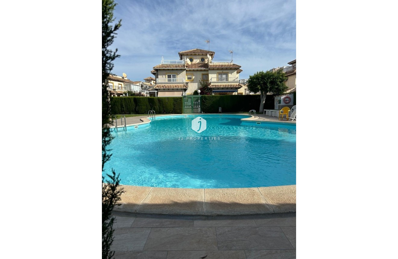 Aus zweiter Hand - Duplex -
Orihuela Costa - Punta Prima