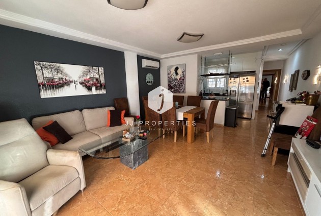 Resale - Apartment / flat -
Torrevieja