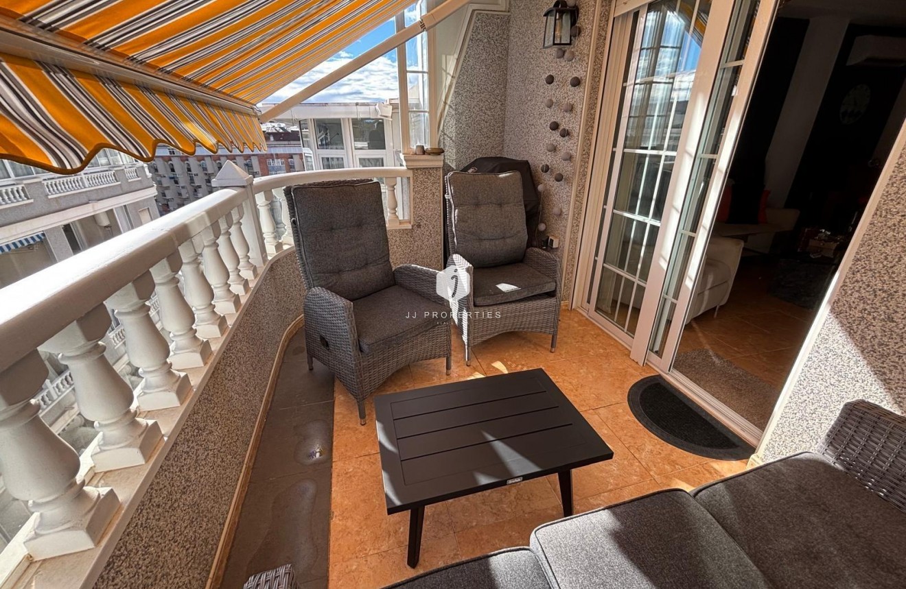 Resale - Apartment / flat -
Torrevieja