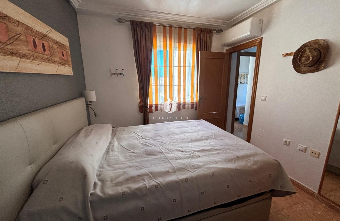 Resale - Apartment / flat -
Torrevieja