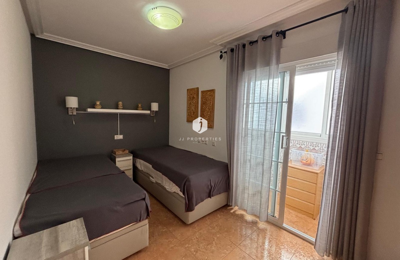 Resale - Apartment / flat -
Torrevieja