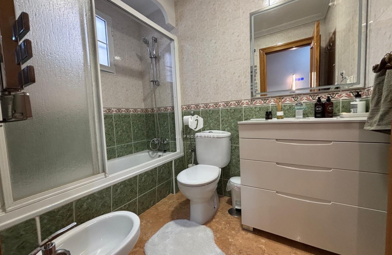 Resale - Apartment / flat -
Torrevieja